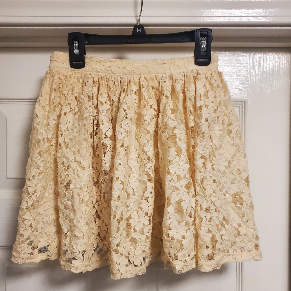 Lace skirt